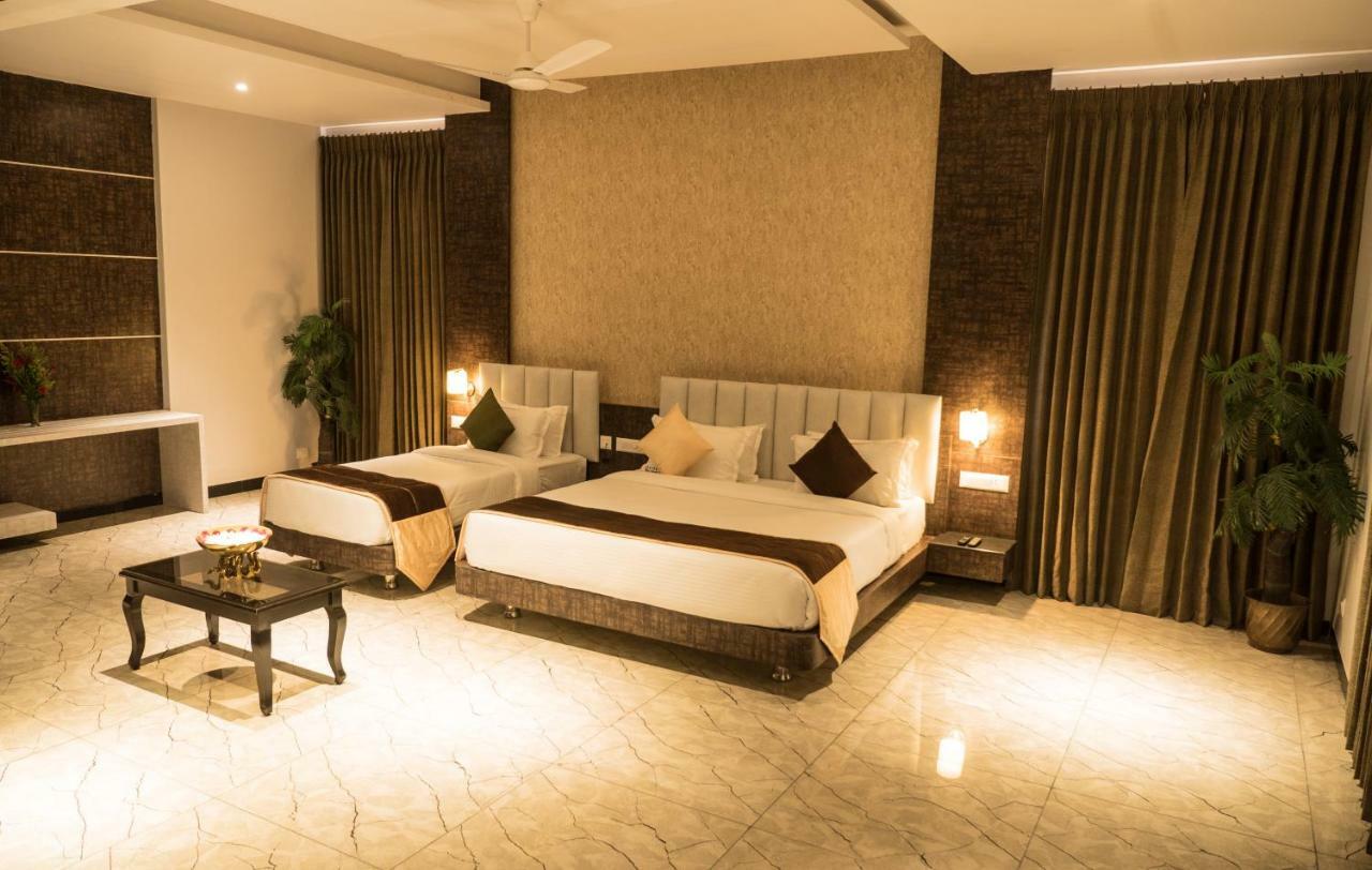Hotel Mary Land Velankanni Nāgappattinam Екстериор снимка