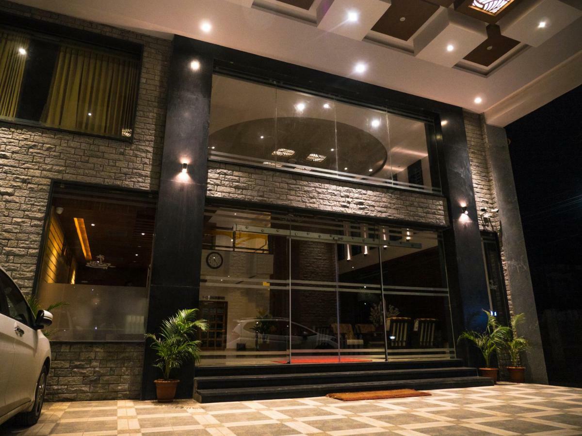 Hotel Mary Land Velankanni Nāgappattinam Екстериор снимка